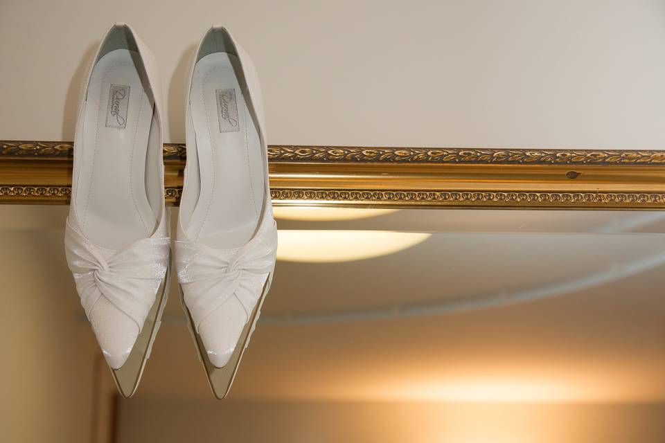 Belos sapatos de noiva