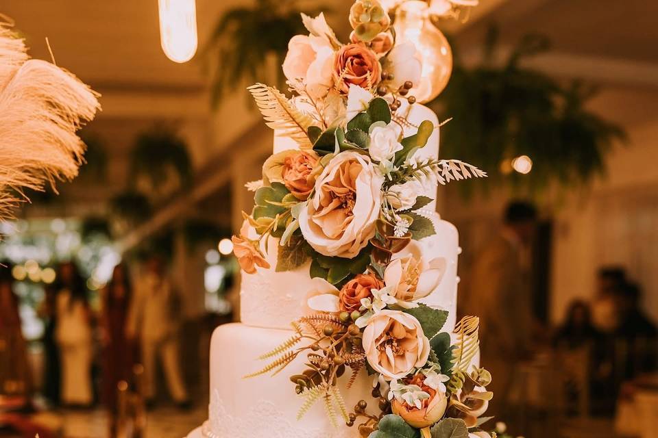 Bolo cenográfico decorado