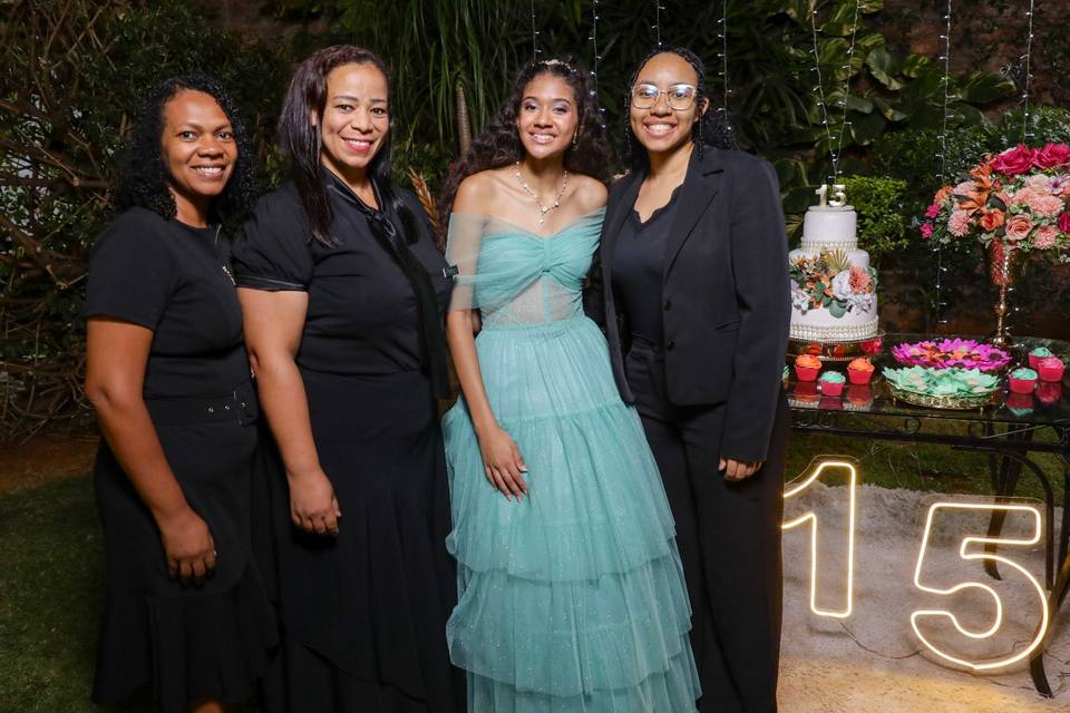 Debutante : Tailane