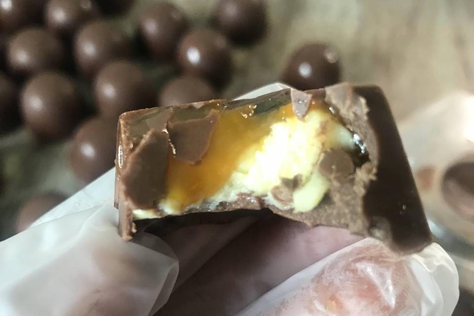 Bombom coulis frutas amarelas
