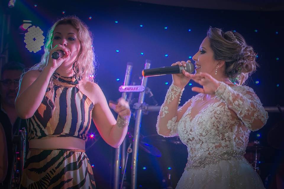 Cantando na festa