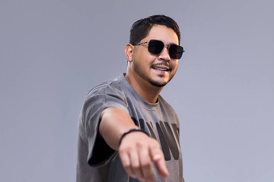 Cantor Junior brito