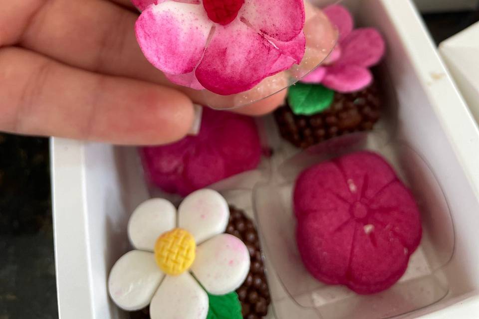 Brigadeiros florais