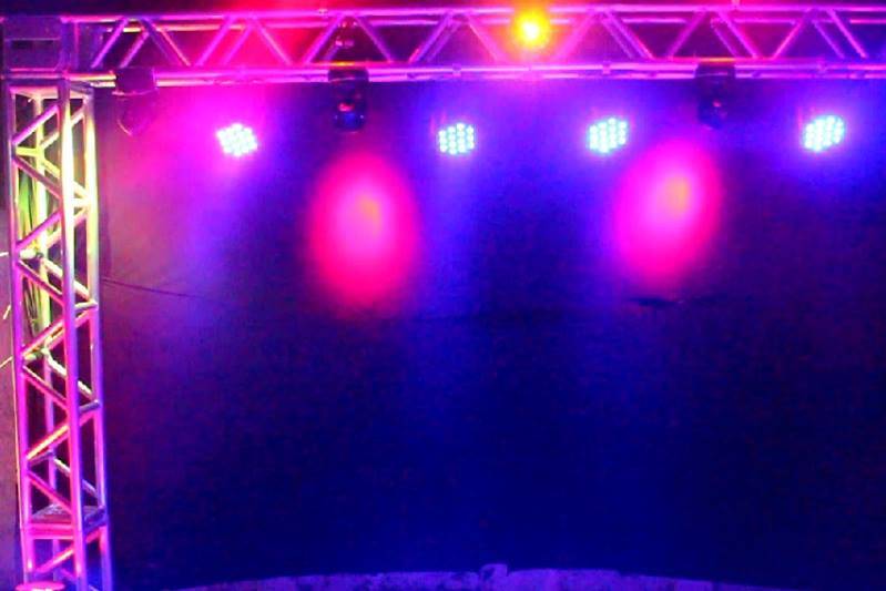 Palco, Grids, luz e Tvs