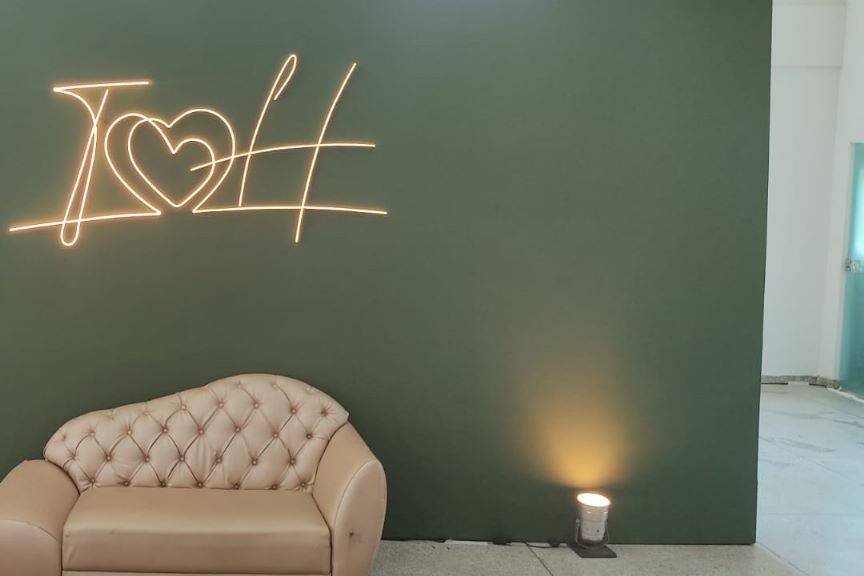 Letreiro Neon LED com Base MT
