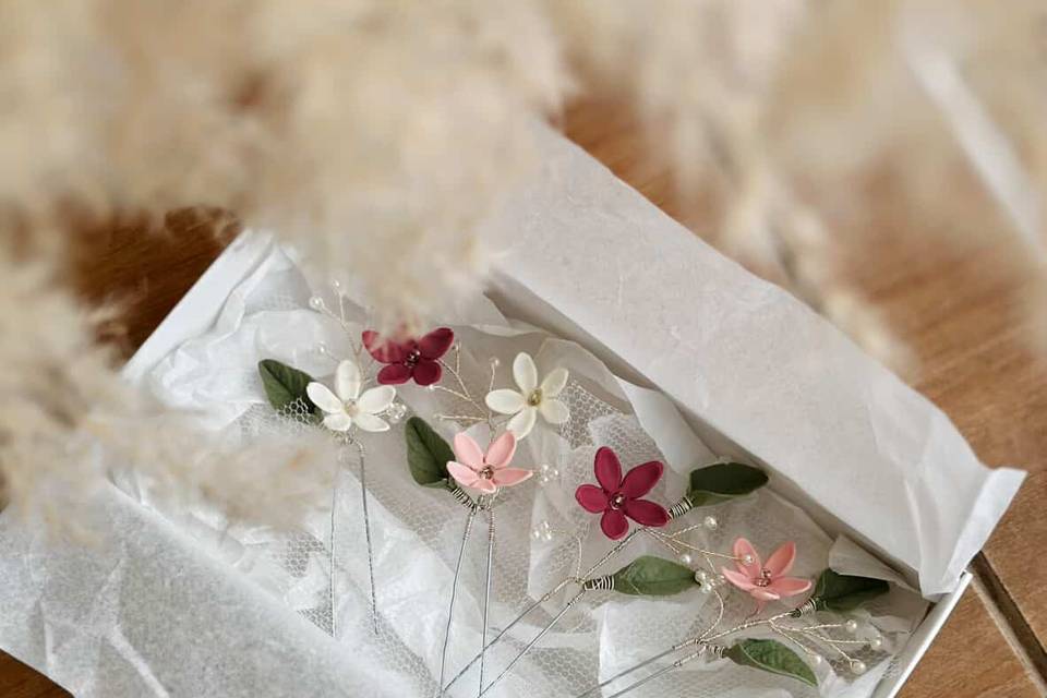 Mini flores em porcelana