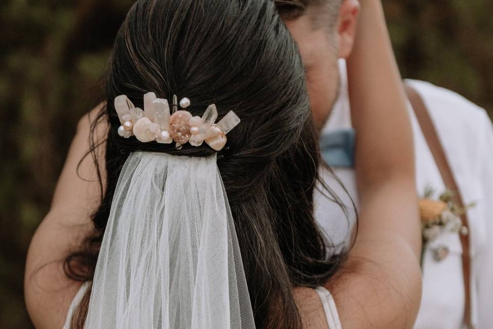 Grinalda de cristais e pérolas