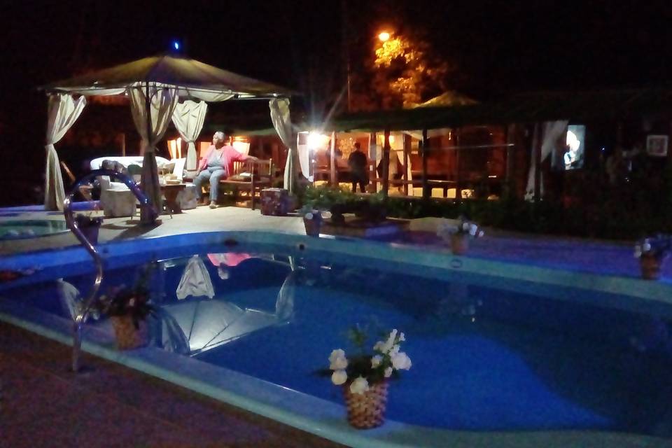 Piscina ao entardecer