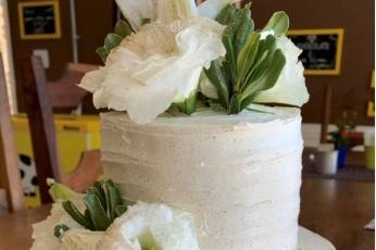 Naked cake