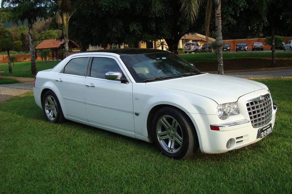Chrysler 300C branco