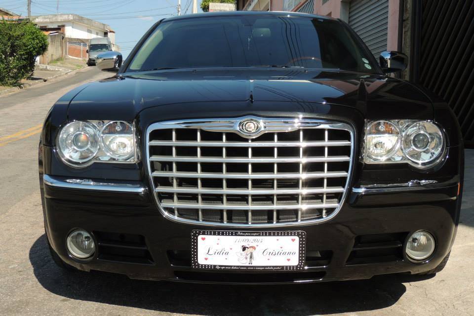 Chrysler 300C preto