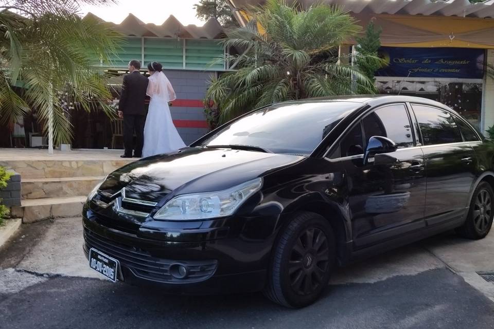 Citroen C4 Pallas preto