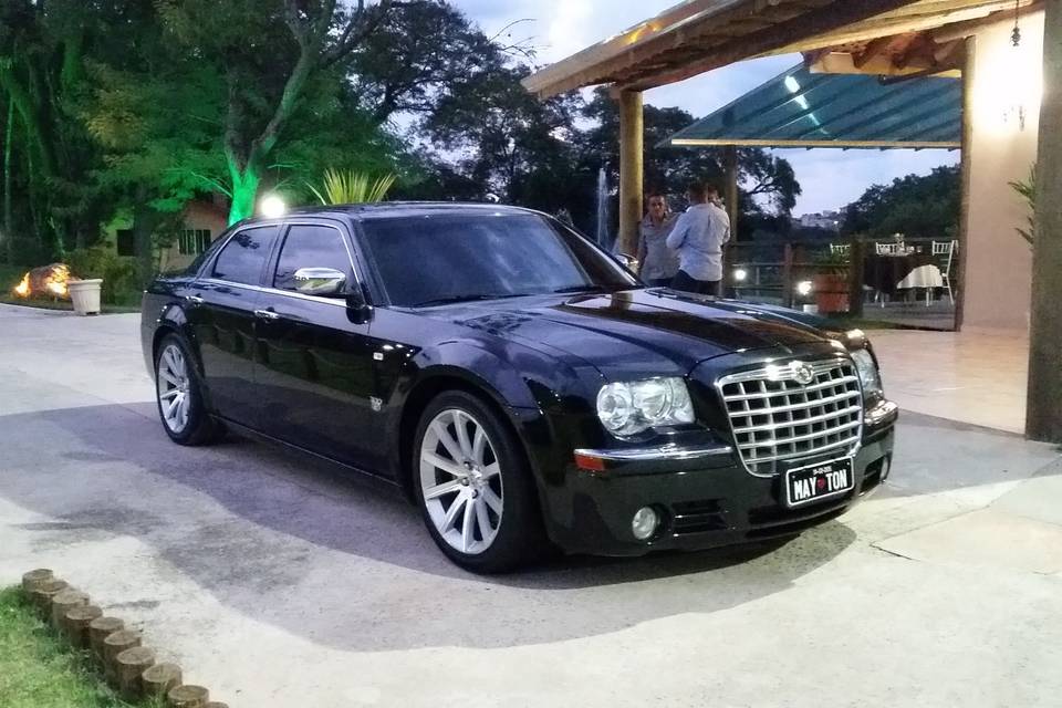 Chrysler 300C preto