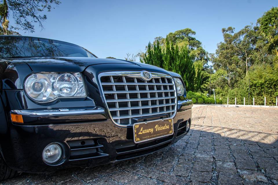 Chrysler 300C preto