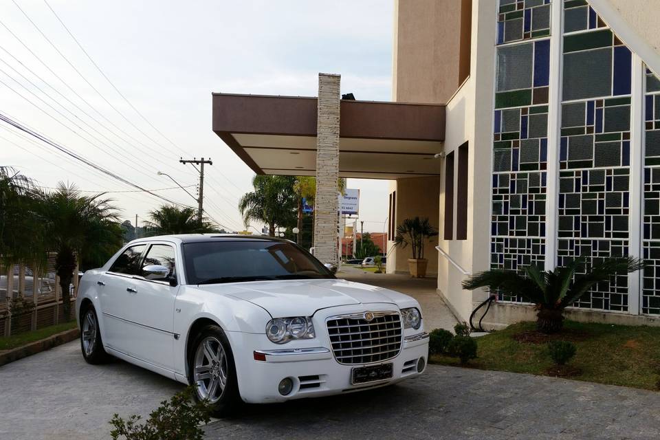 Chrysler 300C branco