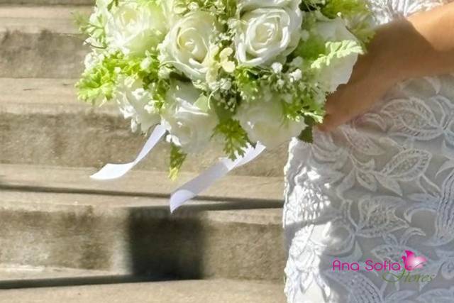 Buquê Romântico Rosas Brancas