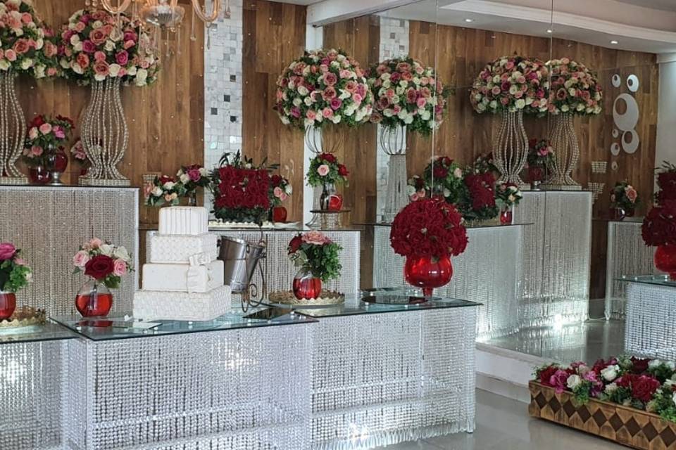 Mesa do bolo e decoração