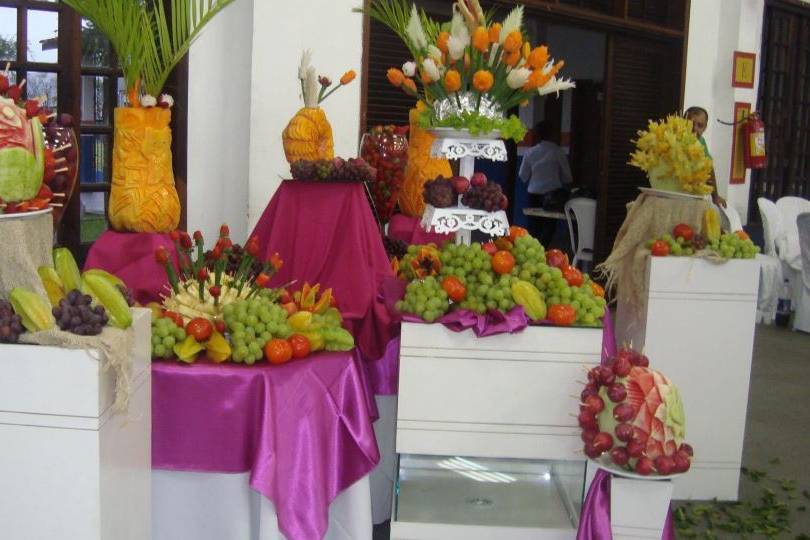 Mesa decorada frutas