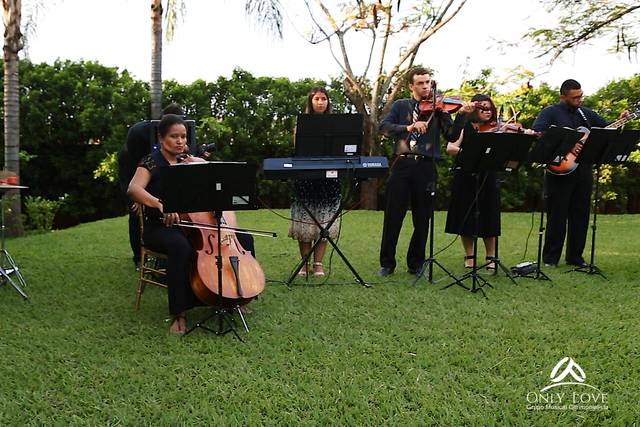Only Love - Grupo Musical