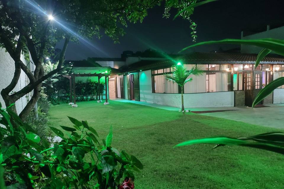 Área externa gramado