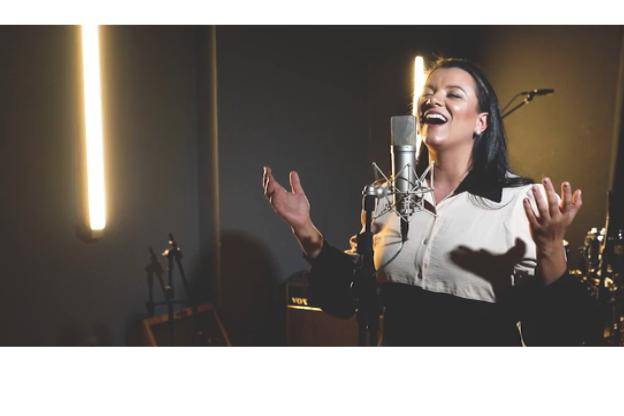 Cantora solo