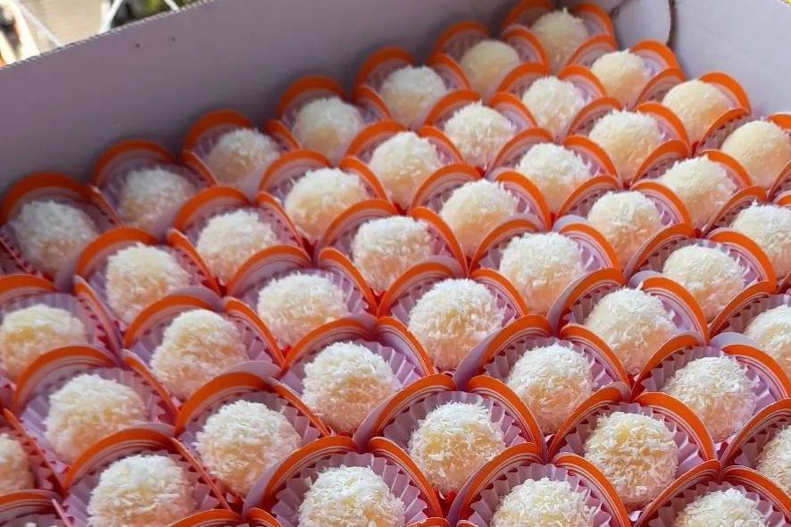 100 Beijinhos