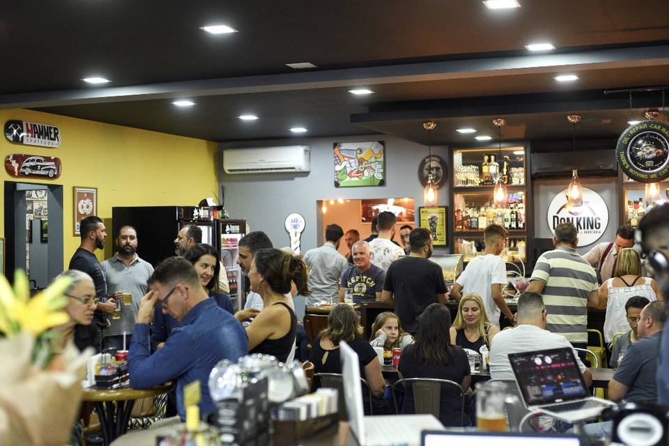 Don King Café Bar & Barbearia