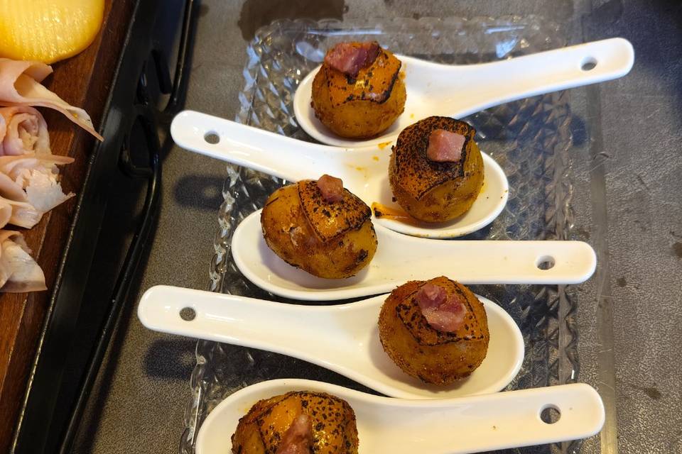 Batata Bolinha Cheddar e Bacon