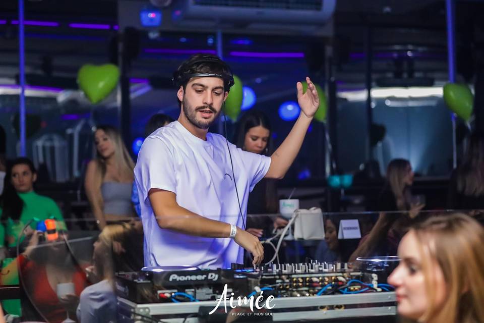 DJ Leivas