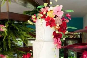 Bolo com flores de açúcar