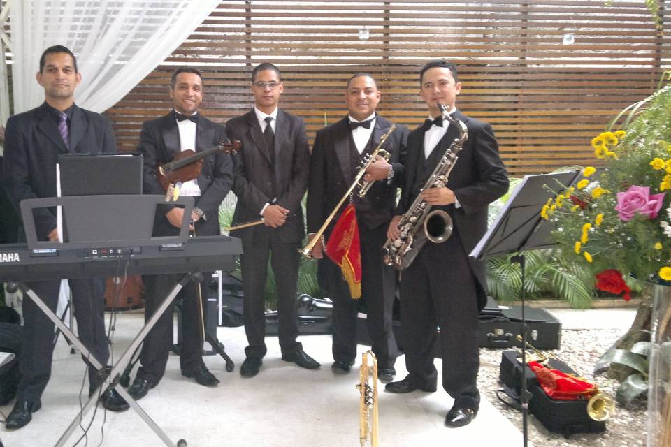 Piano, violino, sax e clarim