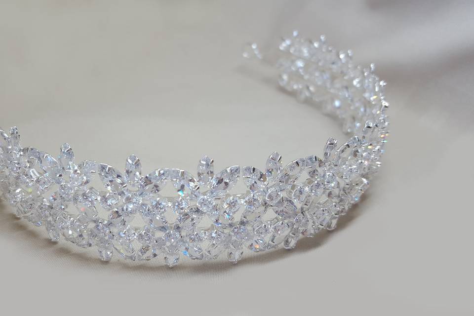 Tiara Zircon