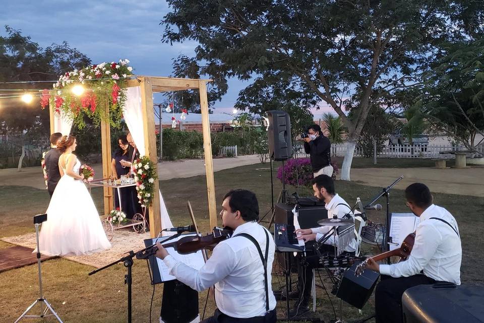 Casamento ao anoitecer