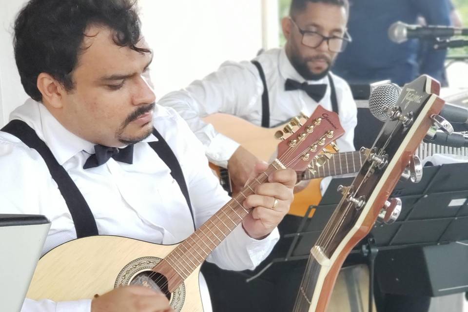 Piano, violão e bandolim