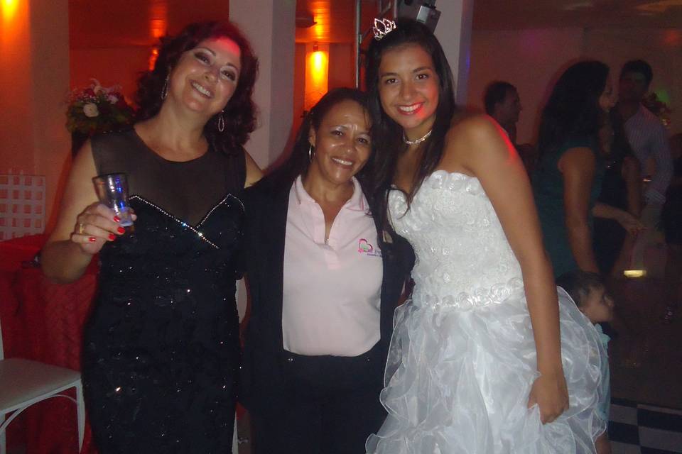 Com a mãe e a debutante
