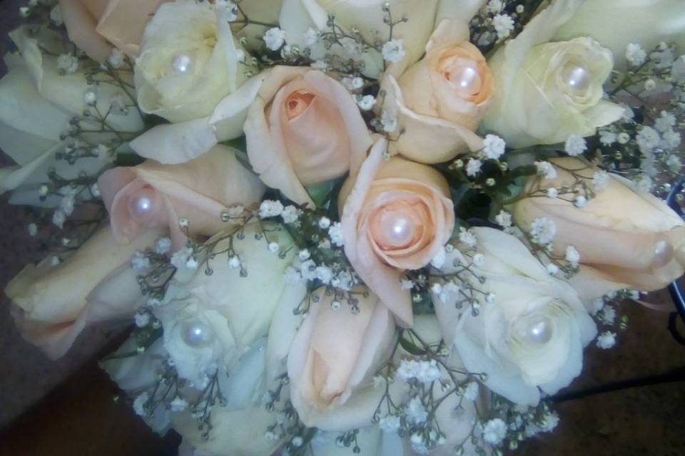 Bouquet rosas branca e chá