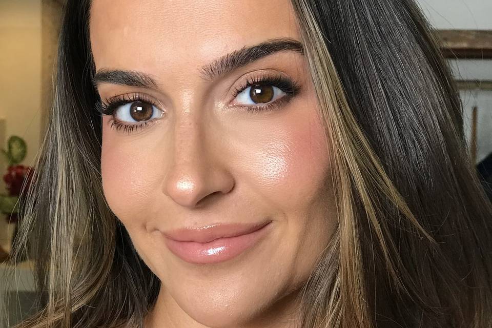 Leticia maquiagem trancoso