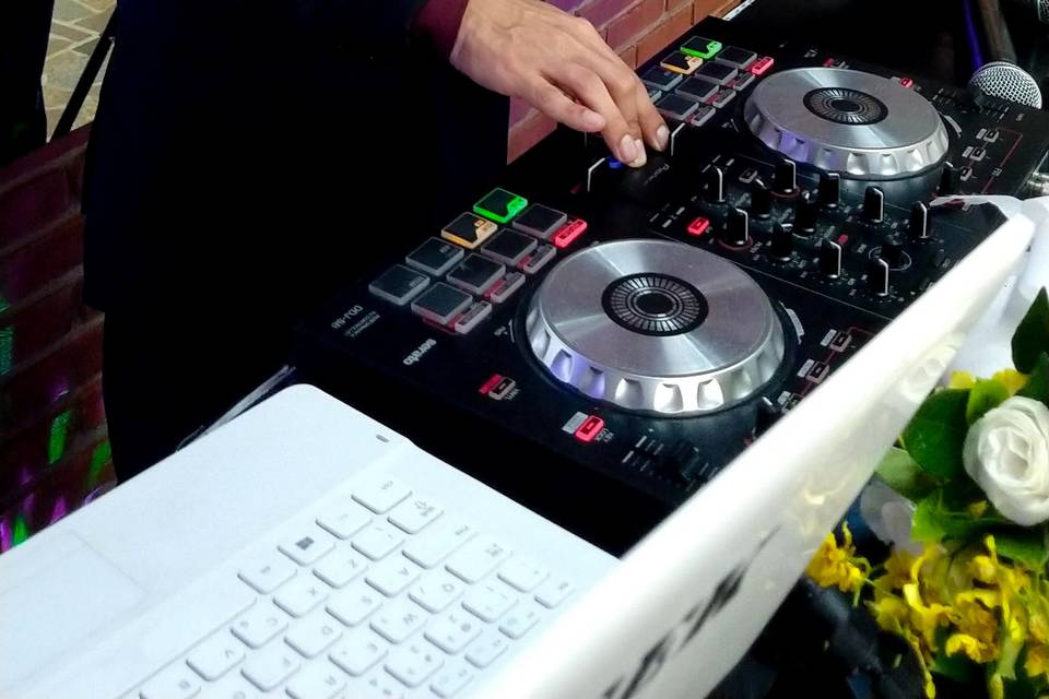 DJ Julio Rasek