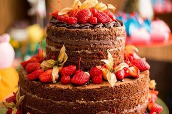 Naked cake de frutas