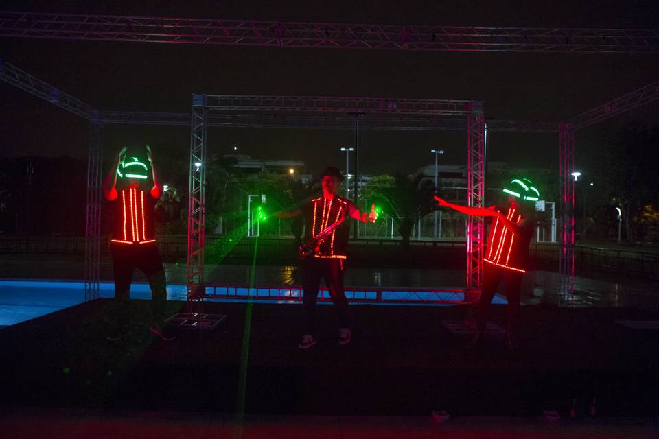 Light dancers!