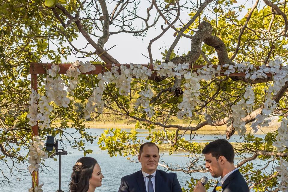 Casamento com vista pra lagoa