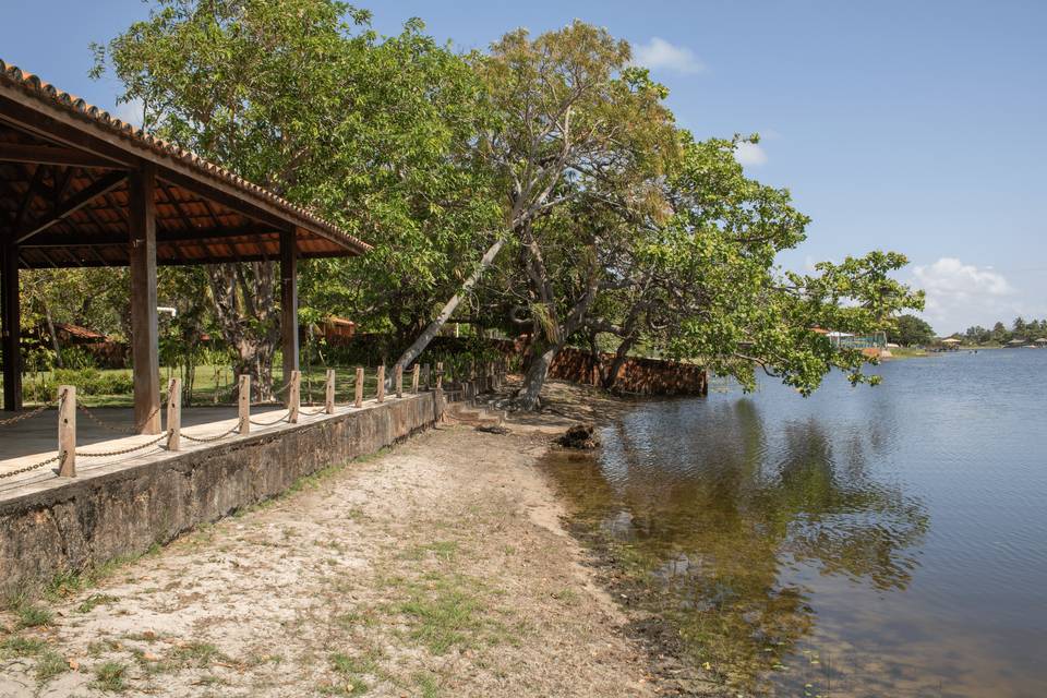 Vista do deck pra lagoa