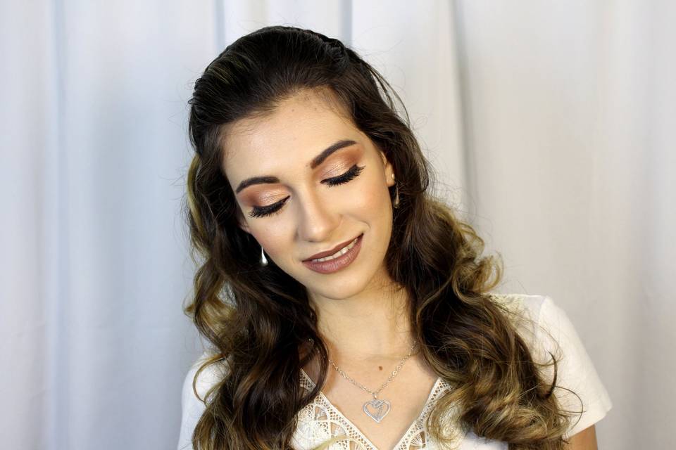 Make Glam e iluminada