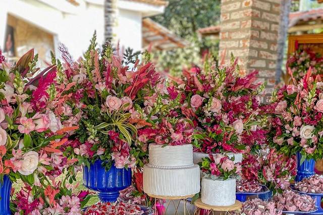 Mesa em tons de rosa