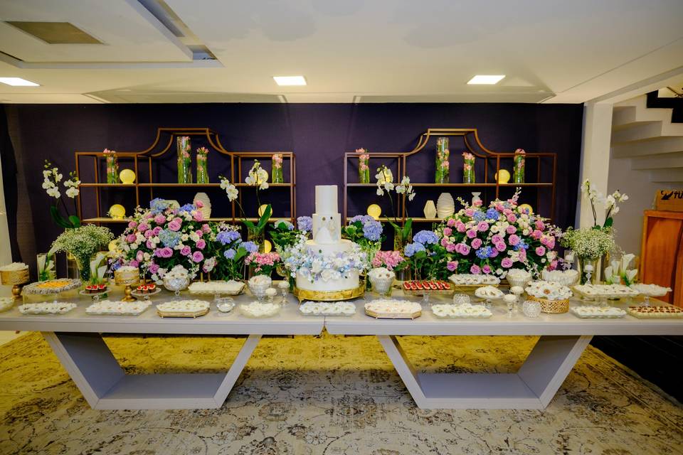 Mesa bolo e doces