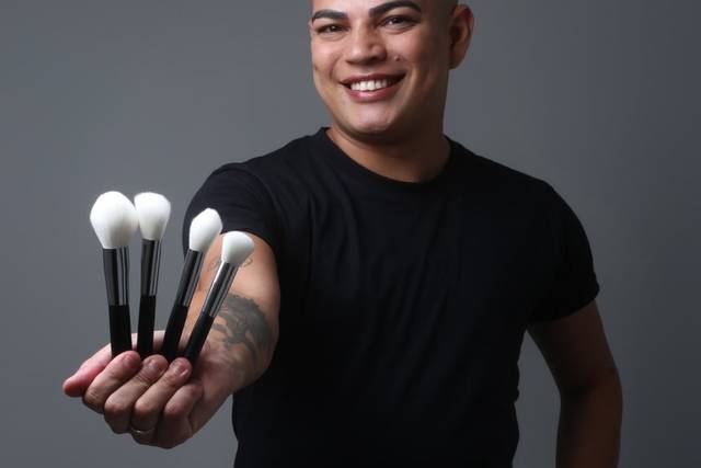 Dan Martins - Makeup Artist