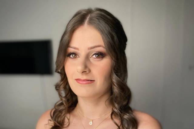 Penteado e maquiagem para noiva