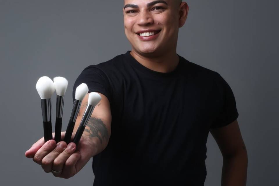 Dan Martins - Makeup Artist