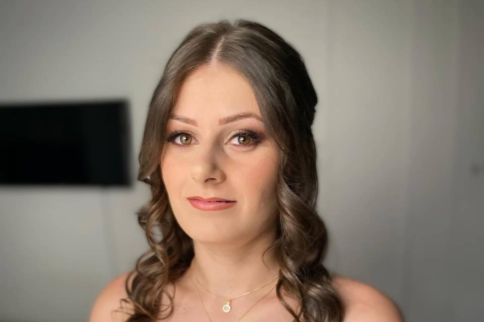 Penteado e maquiagem para noiva