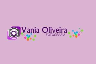 Vania Oliveira logo